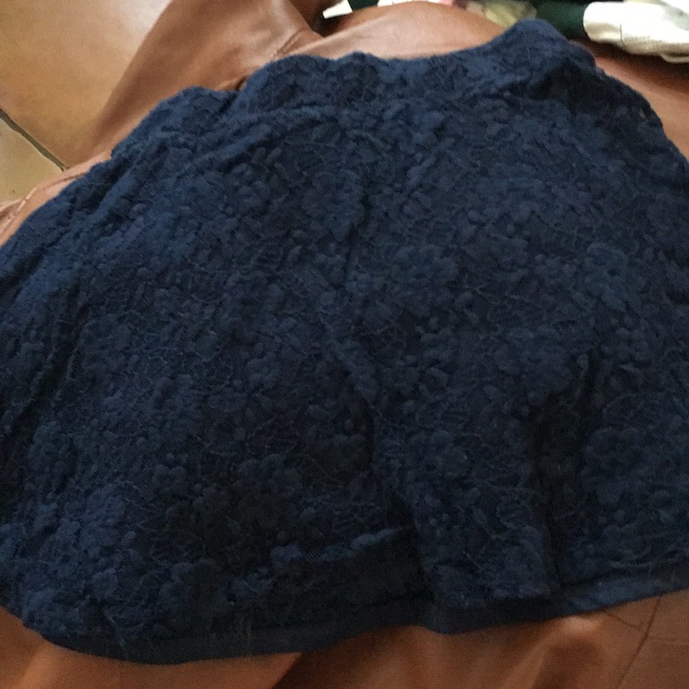FINAL MARKDOWN Forever 21 girls lacy look skirt 7/8